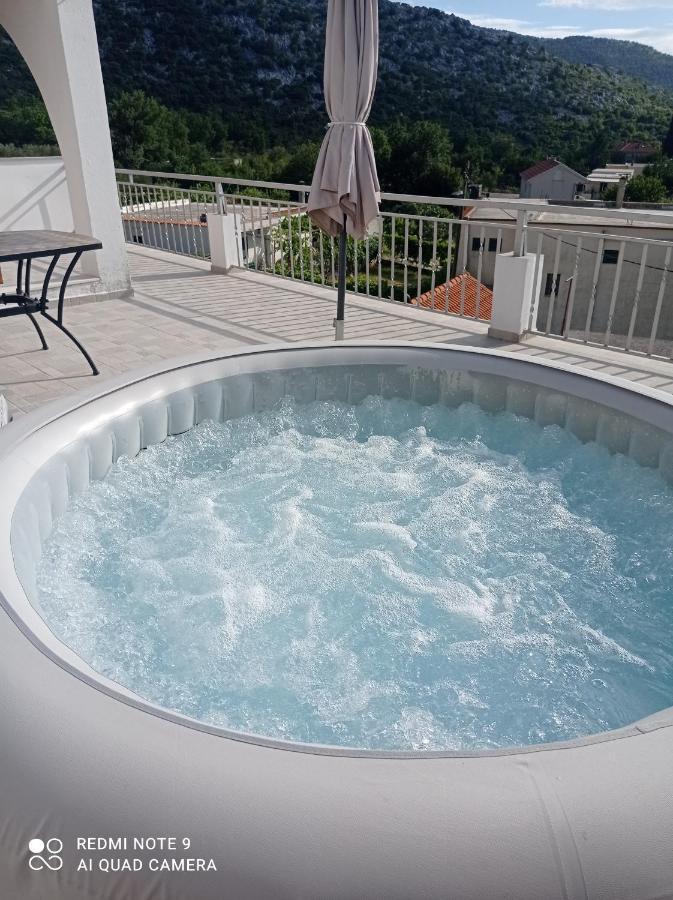 Holiday Home Horizonte With Jacuzzi Gornja Brela Екстер'єр фото