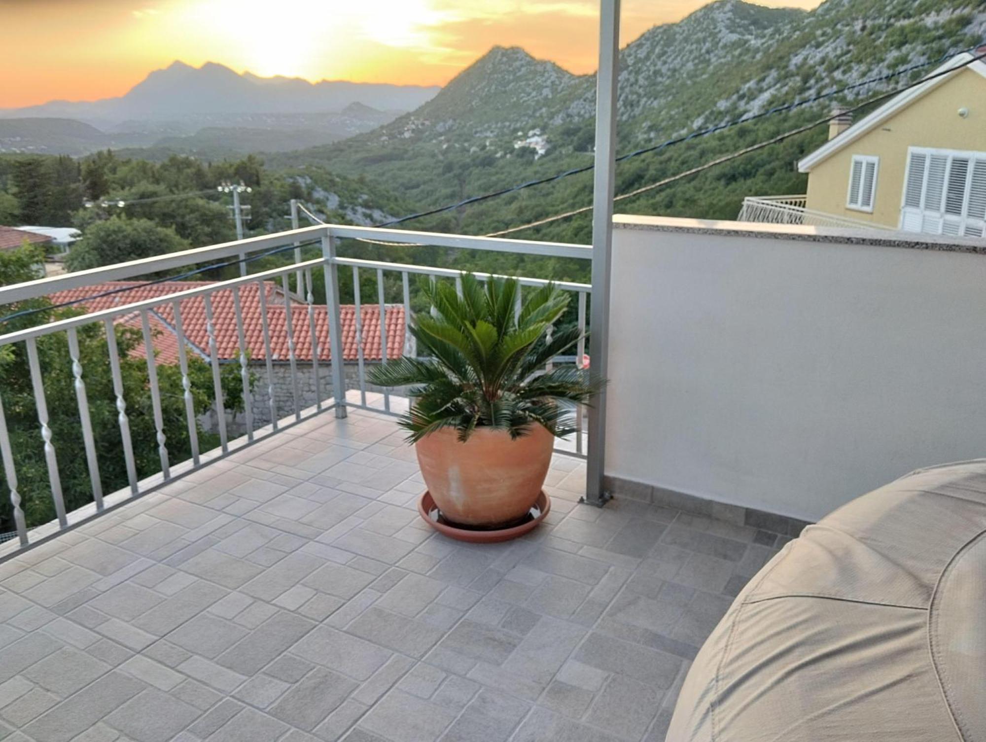 Holiday Home Horizonte With Jacuzzi Gornja Brela Екстер'єр фото