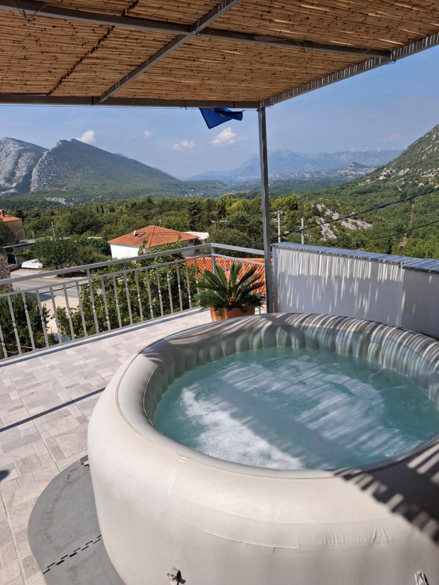 Holiday Home Horizonte With Jacuzzi Gornja Brela Екстер'єр фото